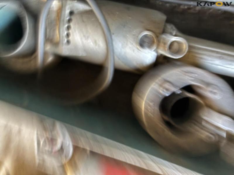 Various pipe thread cutters 28