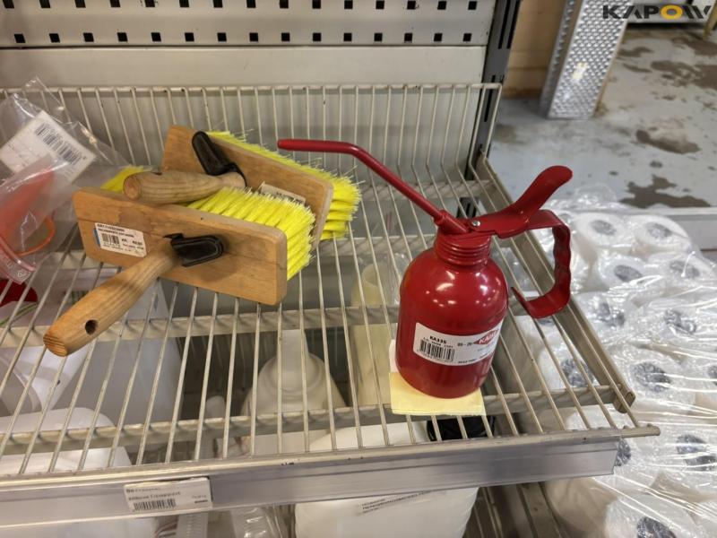 Various safety and stable equipment 35