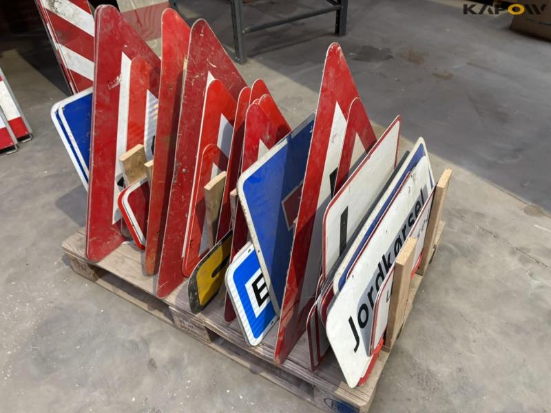 Miscellaneous signs 45