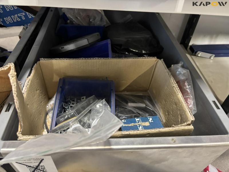 Various screws and bolts 15