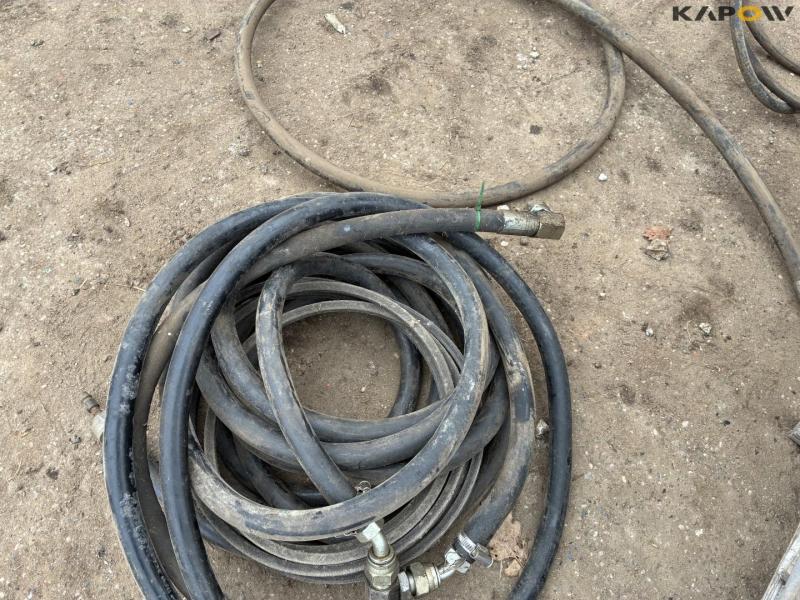 Various hoses/belts and spare parts 16