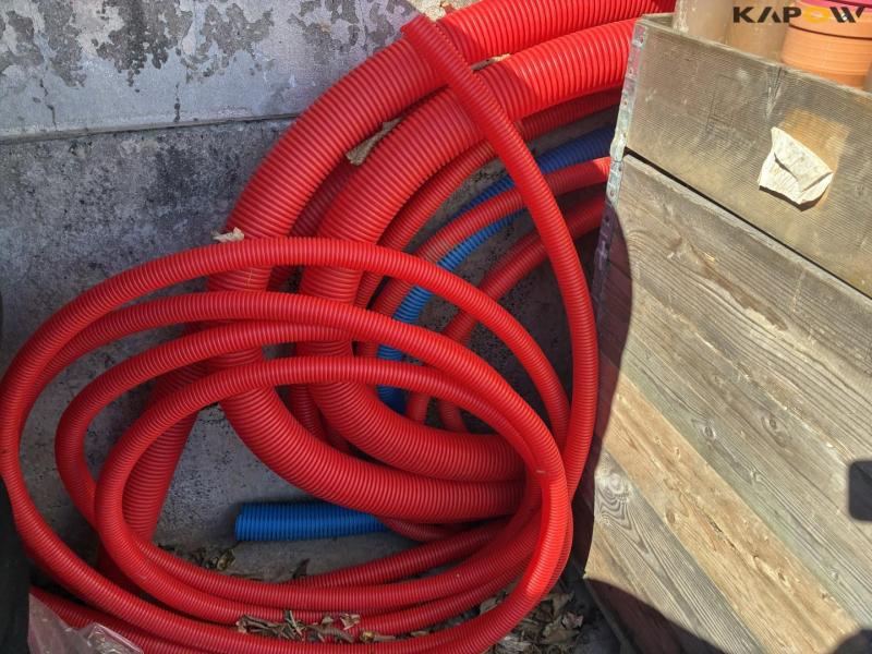 Various hoses 32