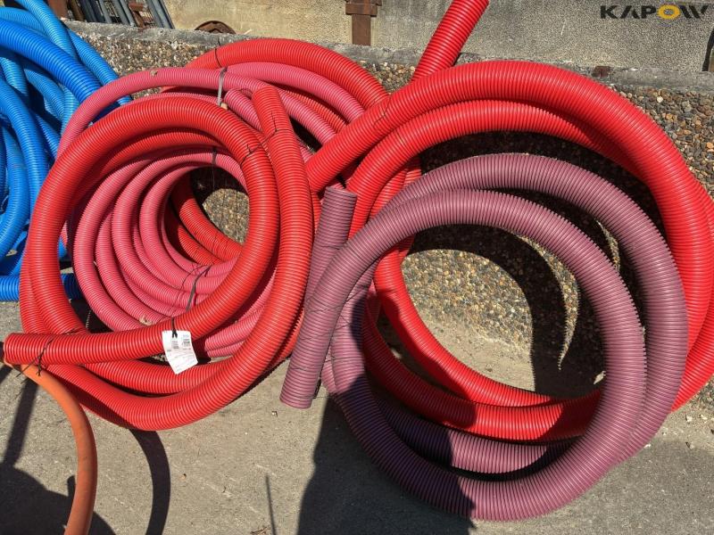 Various hoses 44