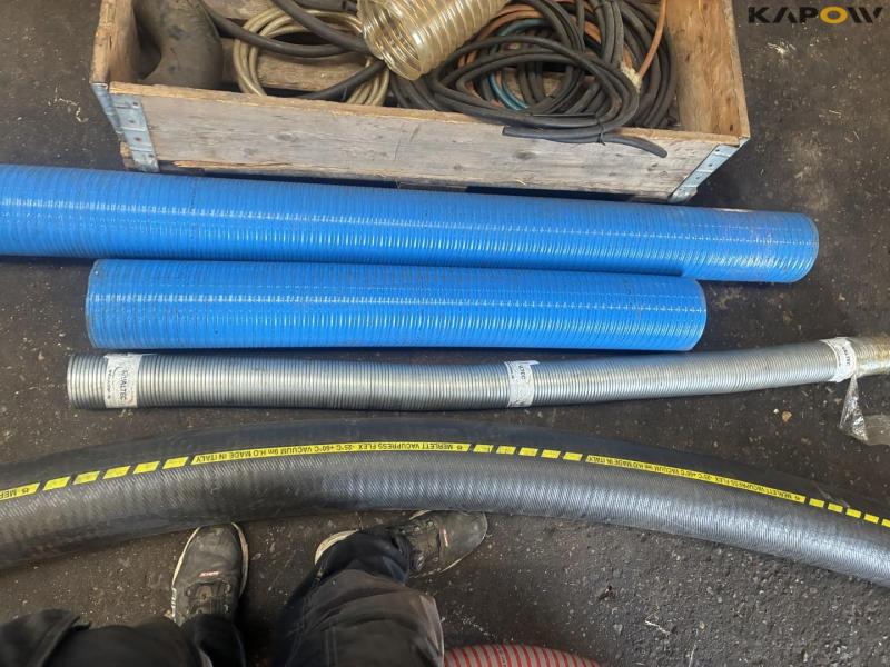 Various hoses 17