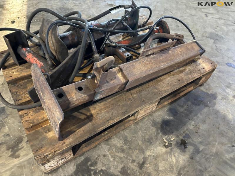 Various support legs 12