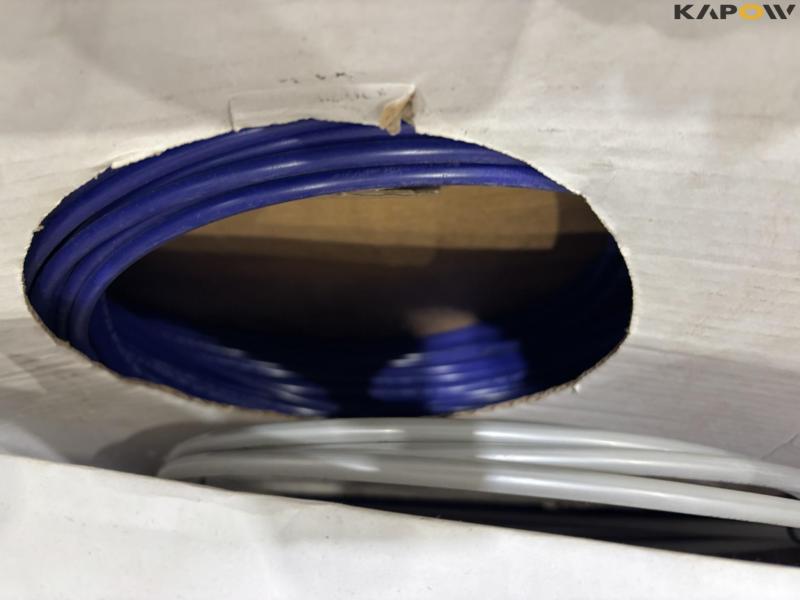 Various compressed air hoses 24