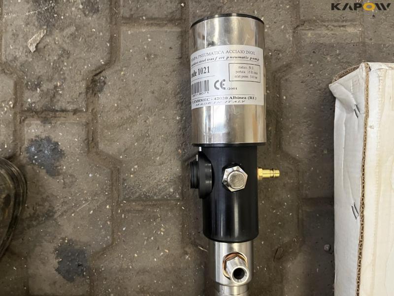 Miscellaneous workshop equipment 12