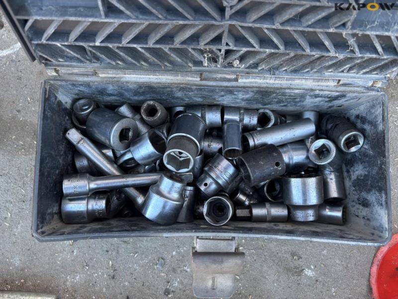 Miscellaneous tools 11
