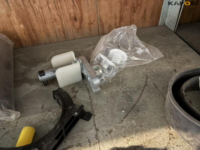 Miscellaneous plumbing parts 79