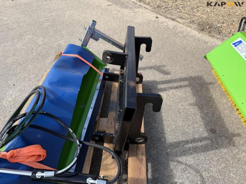 DK-TEC MATZM906 mini loader with accessories 78