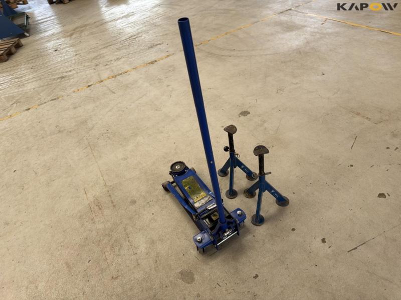 Jack TMG2501 and trestles 7