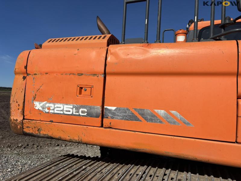 Doosan DX 225LC excavator 39