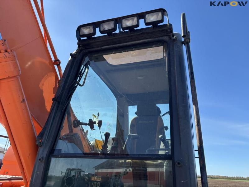 Doosan DX 225LC excavator 75