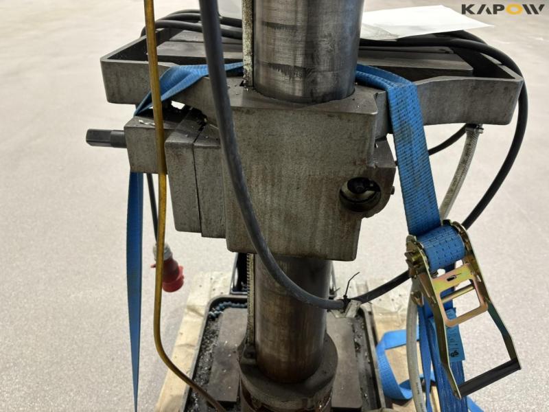 DP 925 GAD pillar drilling machine 15