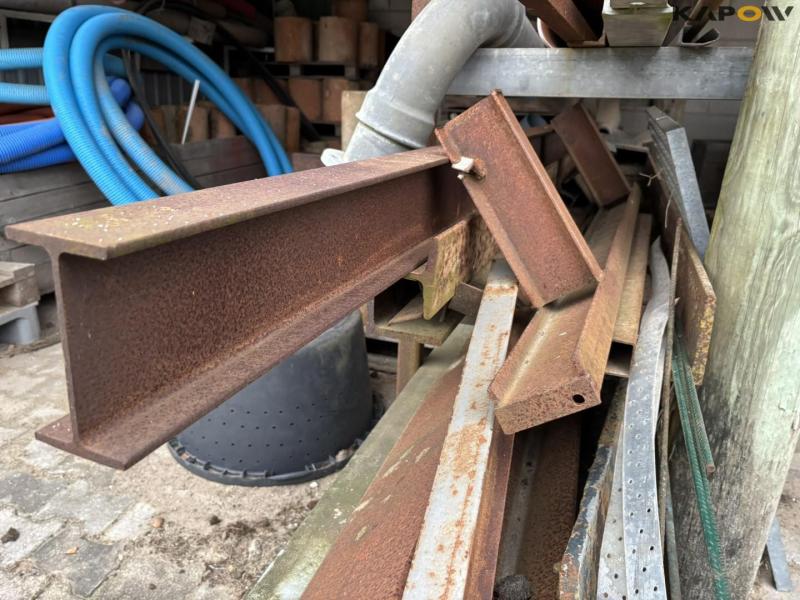 Drainage material 42