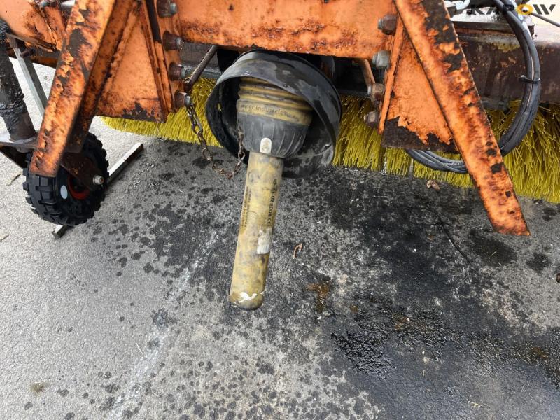 Rotating broom 11