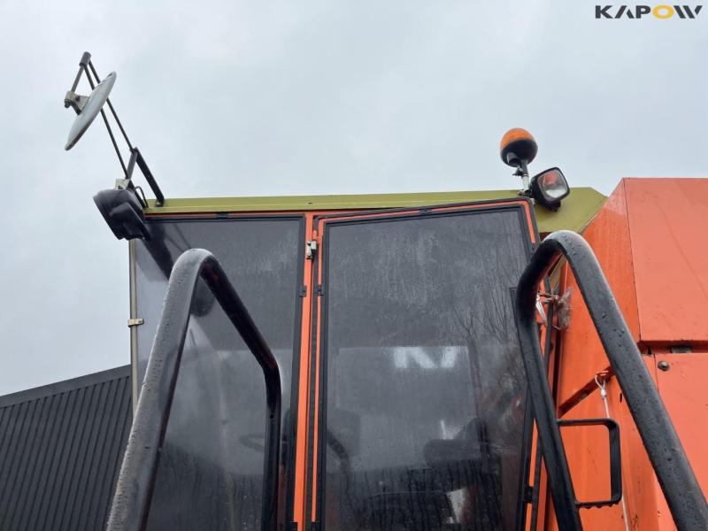 Dronningborg D4000 hydrostatic combine harvester 12