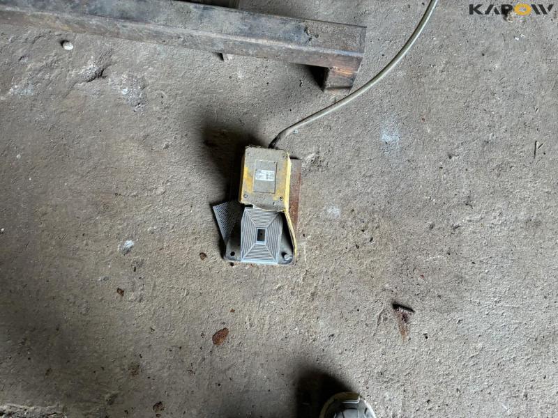 Eccentric press new-2 with corner notch 5