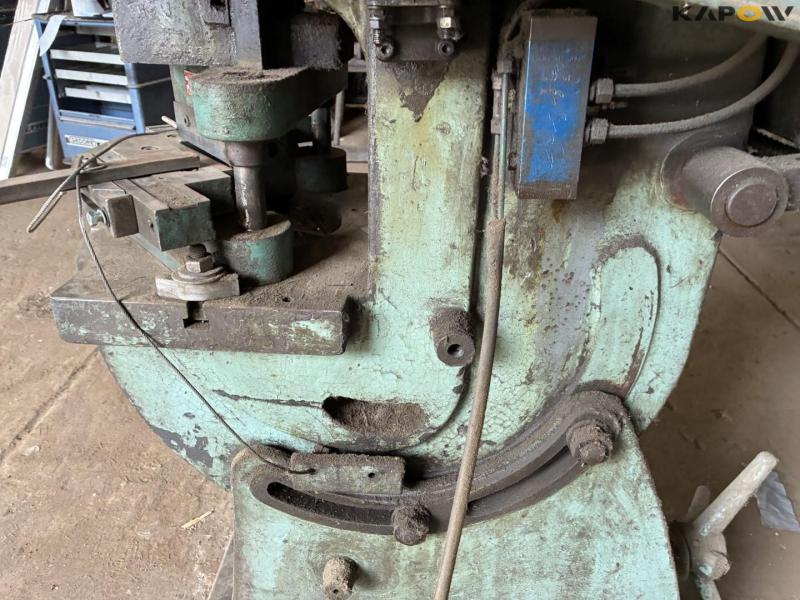 Eccentric press new-2 with corner notch 27