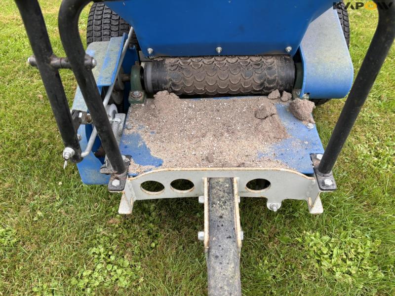 ECOLAWN ECO 50 topdresser/sand spreader 11