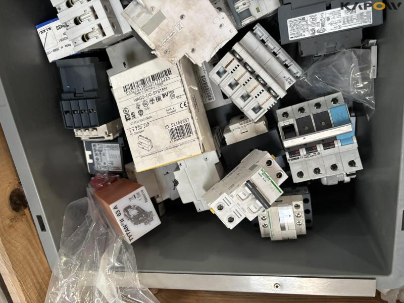 Electrical parts/Sensors 17