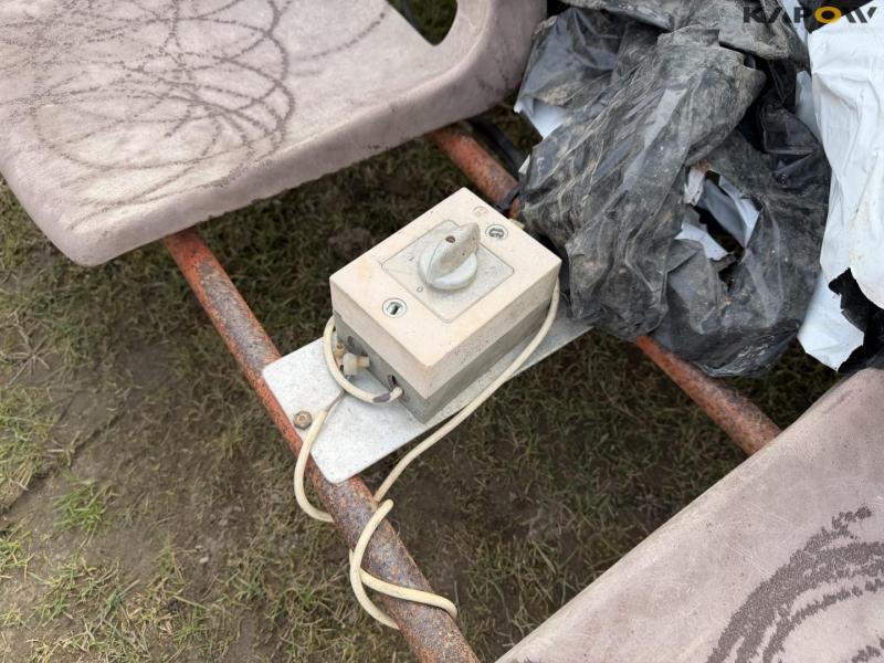 Electric self-propelled planting machine 10