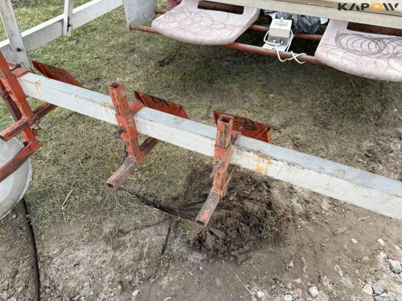 Electric self-propelled planting machine 18