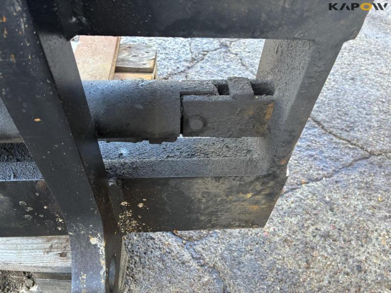 ELM HGS4015 pallet forks with Volvo quick hitch 14