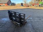 ELM HGS4015 pallet forks with Volvo quick hitch 7