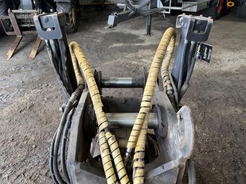 Engcon rotary tilt with S70 hitch 11