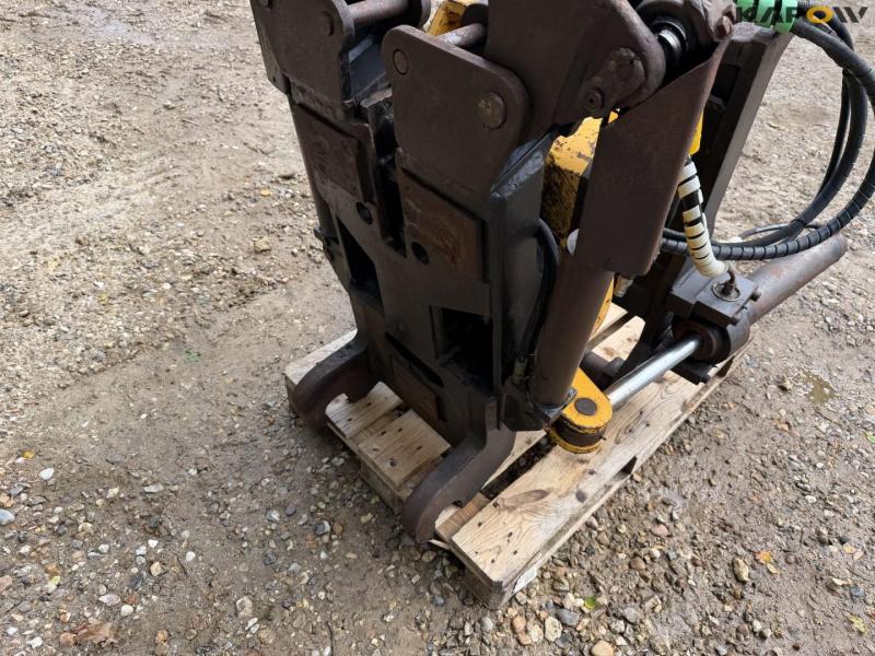 Engcon tiltrotator 16
