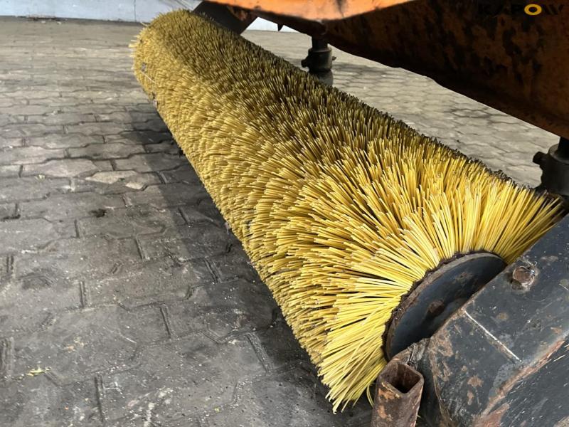 Epoke rotating broom 15