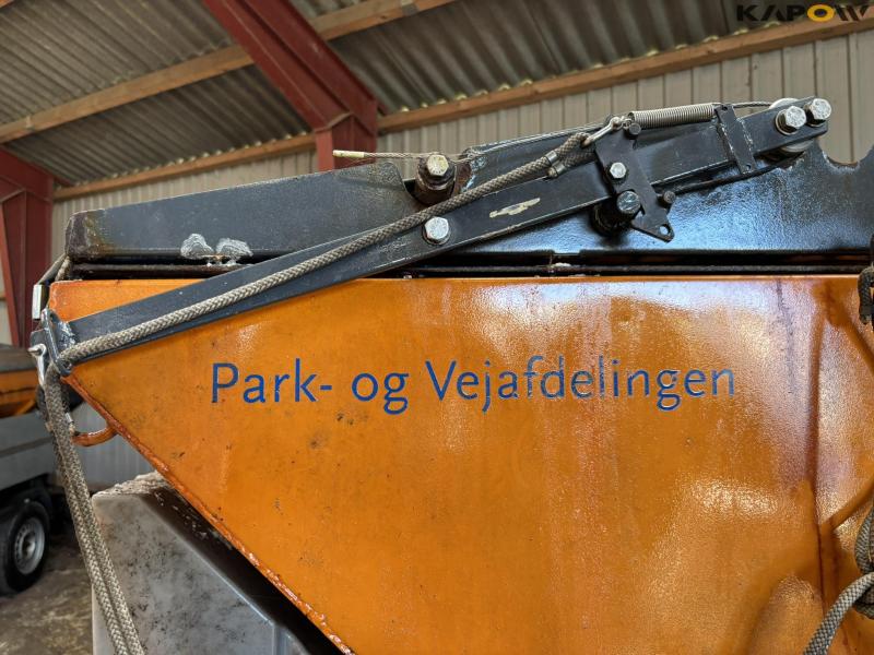 Epoke S2400 TS salt spreader 17