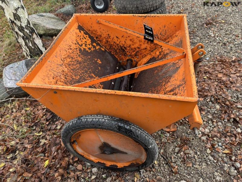 Epoch salt spreader 4