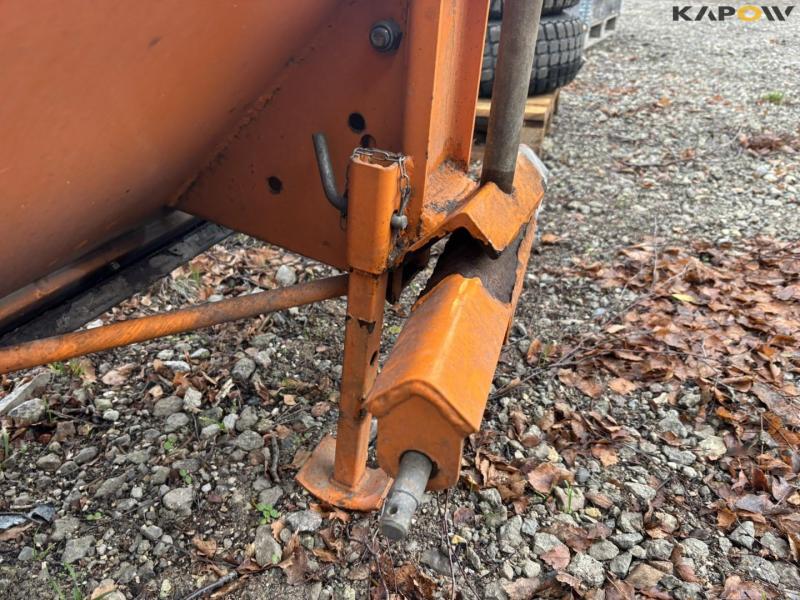 Epoch salt spreader 12