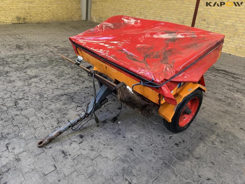 Epoke salt spreader 1