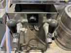 Draft beer system with kegs and carbon dioxide 11