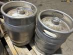 Draft beer system with kegs and carbon dioxide 34