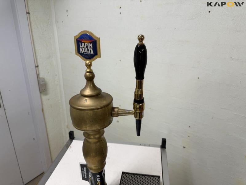 Draft beer system 10
