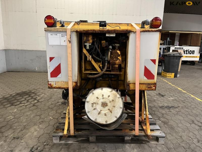 Falköping TC-05 Salt spreader 2