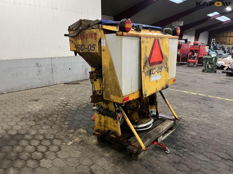 Falköping TC-05 salt spreader 3