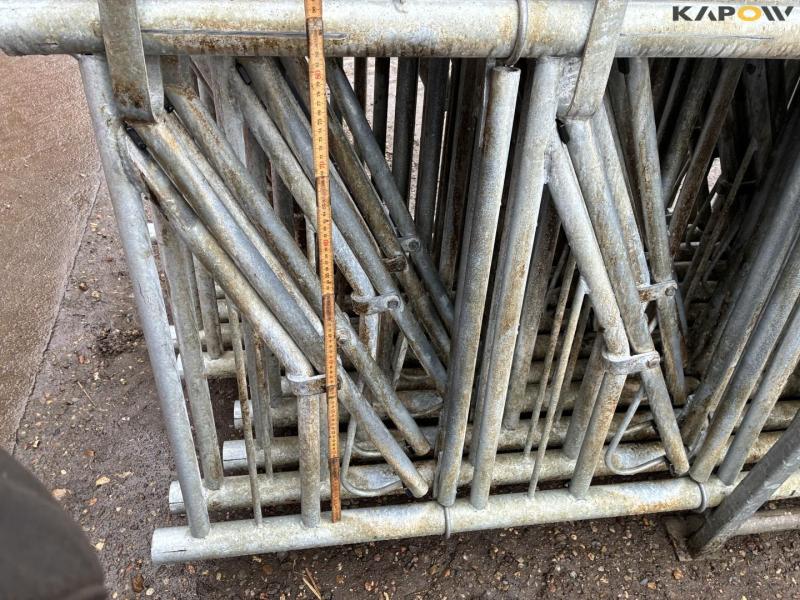 Prison grid + various cattle equipment 8
