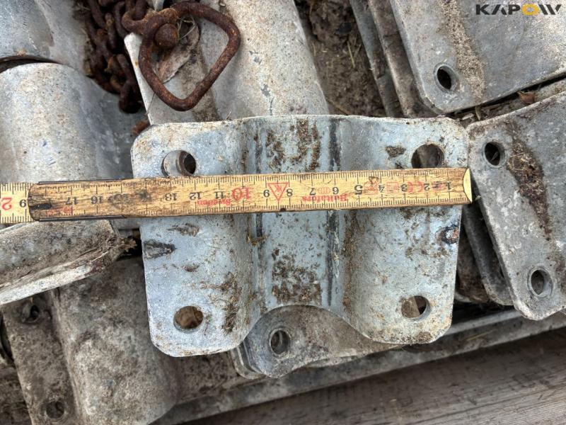 Prison grid + various cattle equipment 19