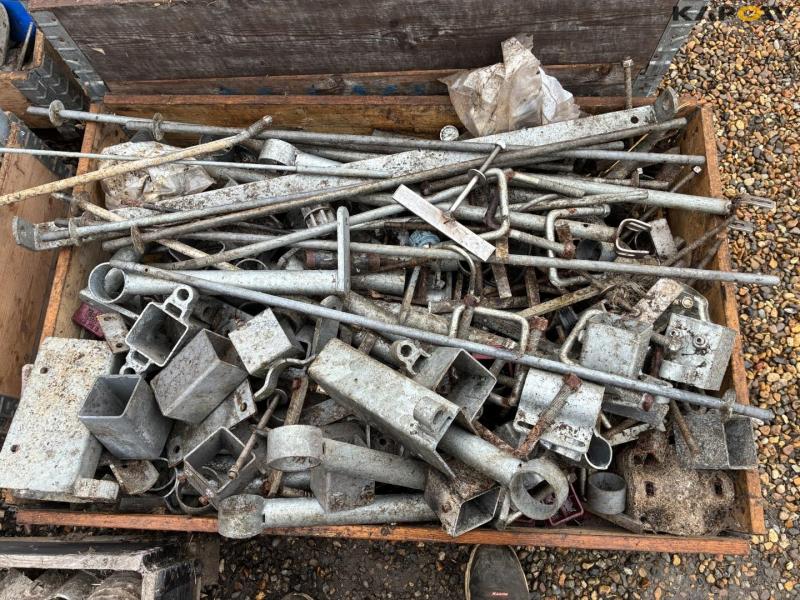 Prison grid + various cattle equipment 22