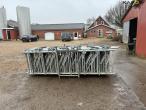 Prison grid + various cattle equipment 5