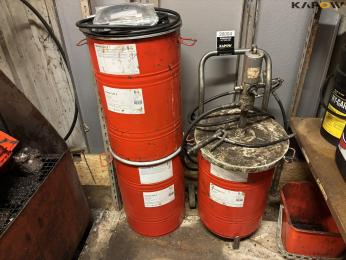 Grease with pump and cart