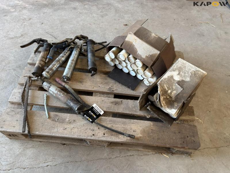 Grease and grease guns 6