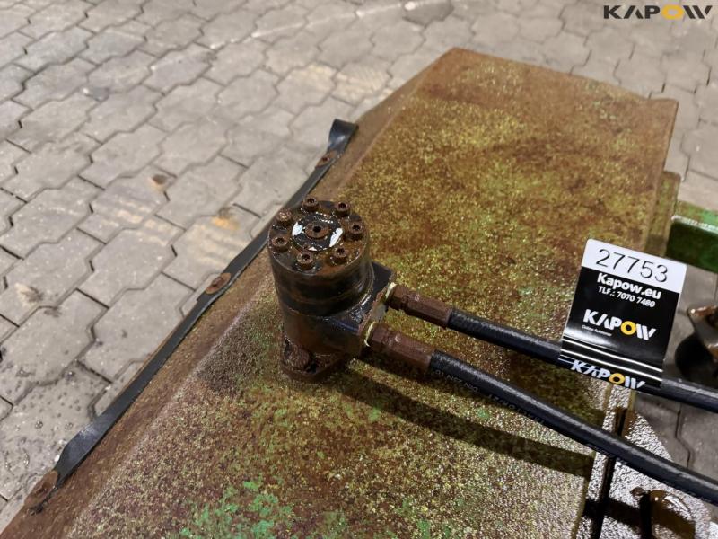 Sweeping broom with Thaler hitch 11