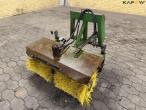 Sweeping broom with Thaler hitch 1