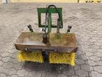 Sweeping broom with Thaler hitch 2